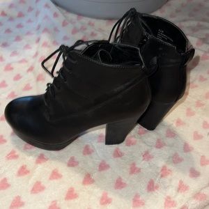 Black heeled boots